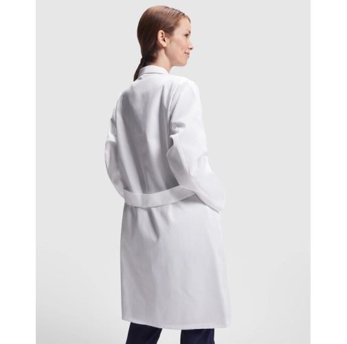 white VACCINE WOMAN 9093