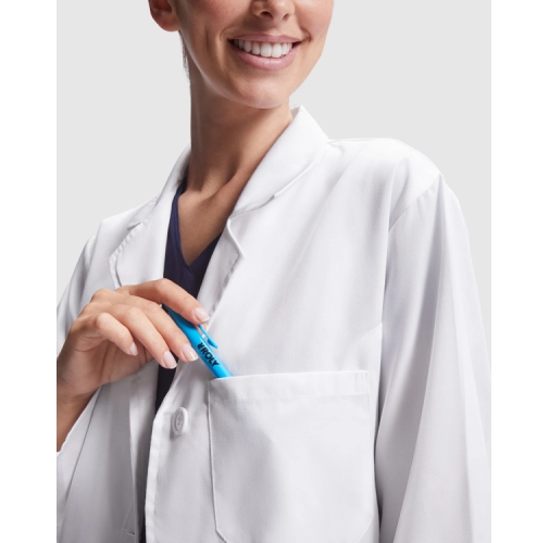 white VACCINE WOMAN 9093