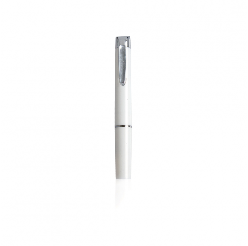 white Linterna Doctor