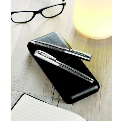 titanio DERRICK MO8217