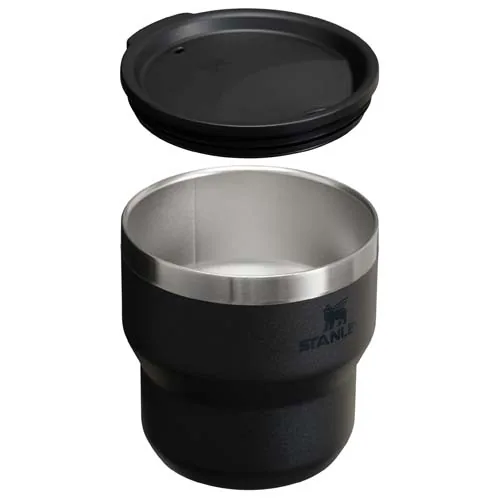negro intenso Stanley Stay Hot Taza apilable aislada de acero inoxidable de 295 ml