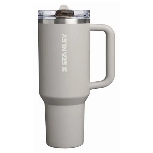 Vaso Stanley Quencher® ProTour 1180 ml de acero inoxidable reciclado aislado con pajita abatible