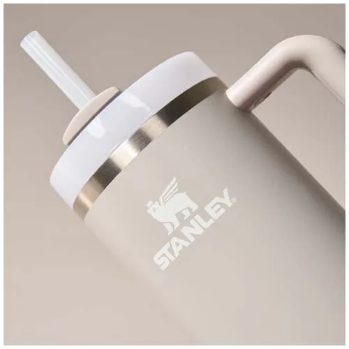 gris Vaso aislado de acero inoxidable reciclado Stanley Quencher® H2.0 FlowState™ 890 ml