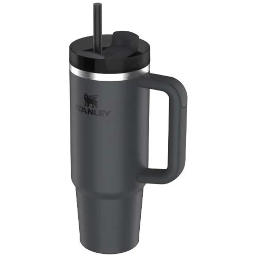 negro intenso Vaso aislado de acero inoxidable reciclado Stanley Quencher® H2.0 FlowState™ 890 ml