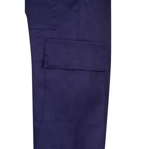 blue VL AINE. Pantalón multibolsillos de sarga (190g/m²), en algodón (20%) y poliéster (80%)