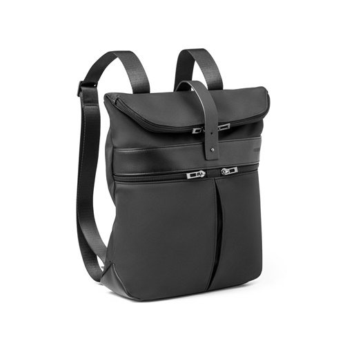 black ROVER BACKPACK. Mochila de microfibra y PU