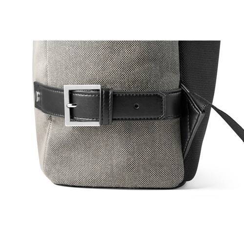 beige DIVERGENT BACKPACK II. Mochila para portátil de hasta 15.6\'\' en tela y PU