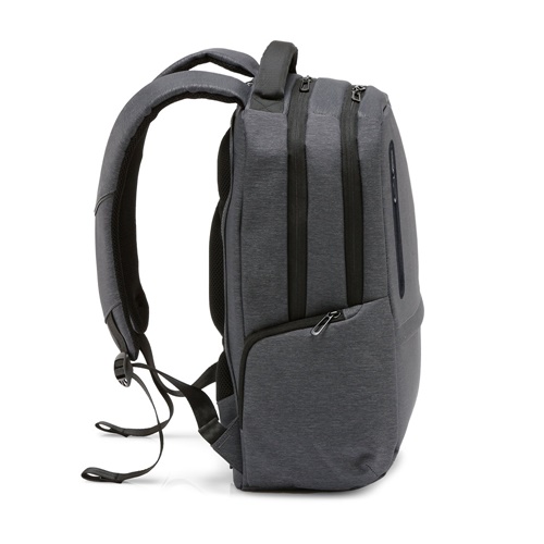 RE-BOSTON. Mochila para portátil de nailon reciclado resistente al agua 2Tone con compartimento 210D