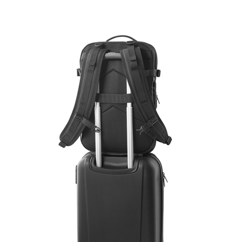 black DALLAS. Mochila de viaje de poliéster reciclado de alta densidad 600D para portátil de 17.3\