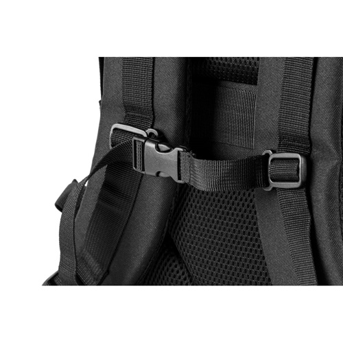 black EDINBURGH BPACK. Mochila de estilo militar en poliéster reciclado 600D, alta densidad y forro en poliéster reciclado 210D 17\'3’