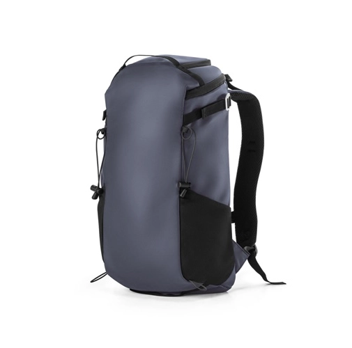 ALASCA. Mochila de senderismo con revestimiento impermeable