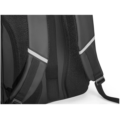 black KAMPALA. Mochila para portátil en poliéster reciclado de alta densidad 900D, con revestimiento resistente al agua y forro de poliéster reciclado 210D 17\'3\