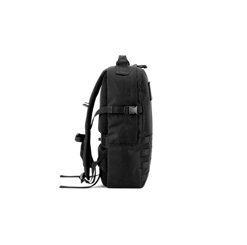 EDINBURGH BPACK. Mochila de estilo militar en poliéster reciclado 600D, alta densidad y forro en poliéster reciclado 210D 17\'3’
