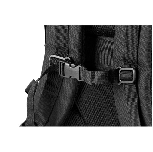 EDINBURGH BPACK. Mochila de estilo militar en poliéster reciclado 600D, alta densidad y forro en poliéster reciclado 210D 17\'3’