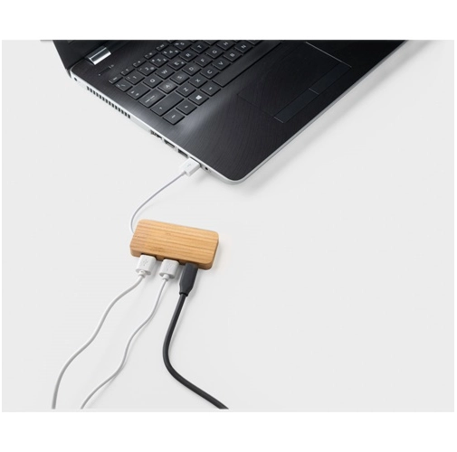MOSER. HUB con 2 puertos USB-A y 1 USB-C, fabricados en bambú