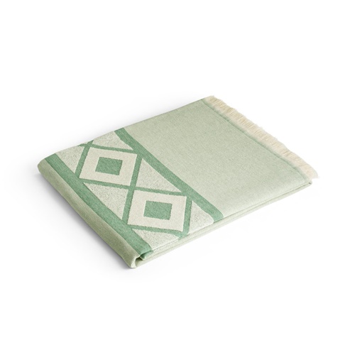 green MALEK. Toalla de baño y multifuncional (350g/m²) fabricada en algodón ligero y resistente (85%) y algodón reciclado (15%)