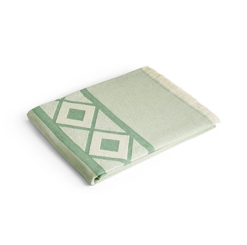 green MALEK. Toalla de baño y multifuncional (350g/m²) fabricada en algodón ligero y resistente (85%) y algodón reciclado (15%)