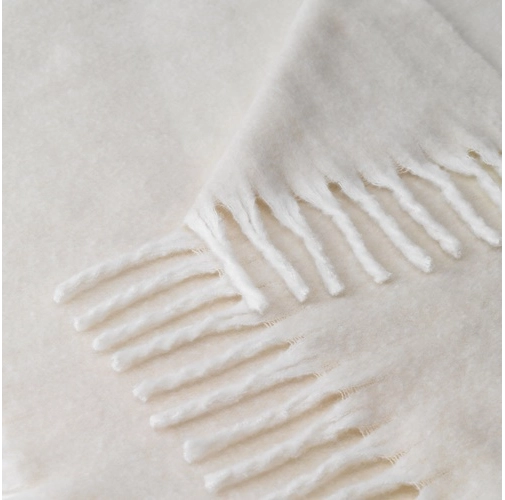 beige COMFY. Manta de poliéster reciclado (100 % rPET) (300 g/m²), con tacto de mohair