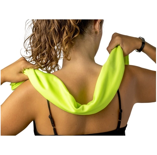 BERNAL. Toalla deportiva refrescante de poliéster reciclado (100% rPET)