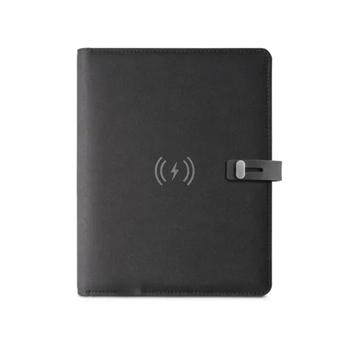 black EMERGE A5 FOLDER. Carpeta tamaño A5 hecha en poliéster reciclado (100% rPET) 300D con cargador inalámbrico incorporado