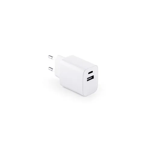 white WEGENER. Adaptador de corriente con puerto USB-A de 18 W y USB-C de 20 W en ABS reciclado (100% rABS)