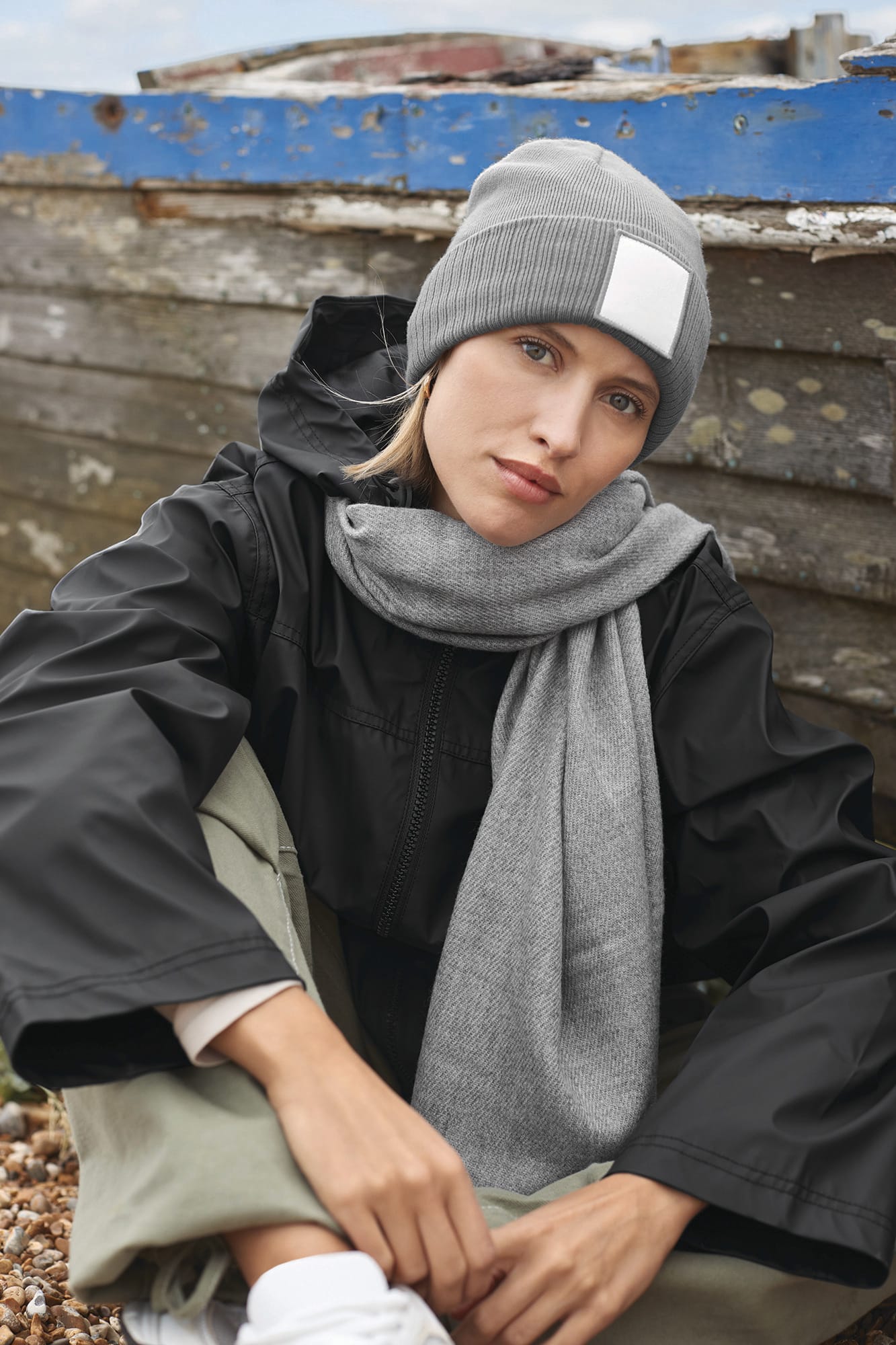 GORRO CON PARCHE TIPO APLIQUE<BR/>