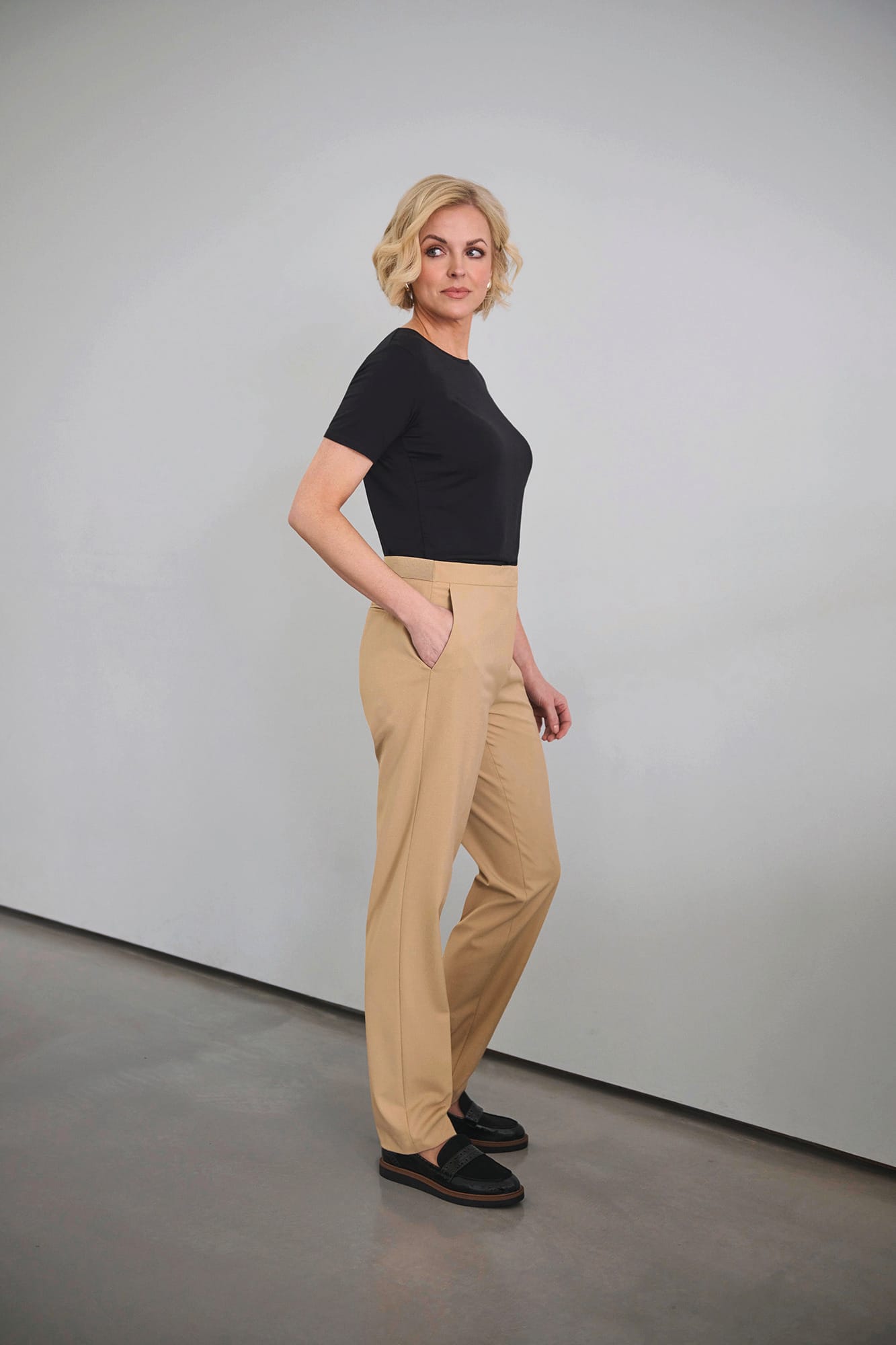 Pantalón mujer Eleanor corte slim<br/>
