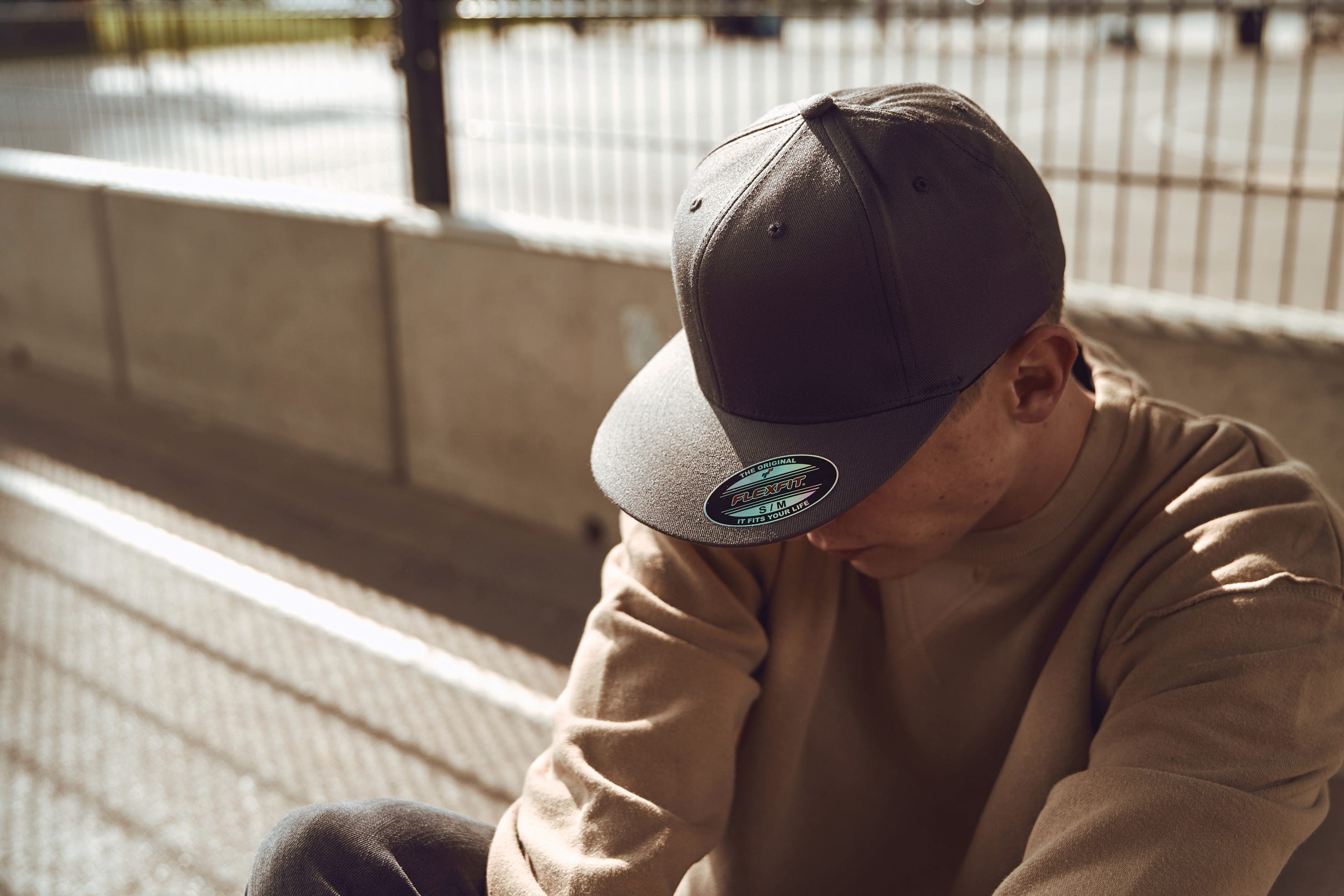 GORRA FLEXFIT FLAT VISOR