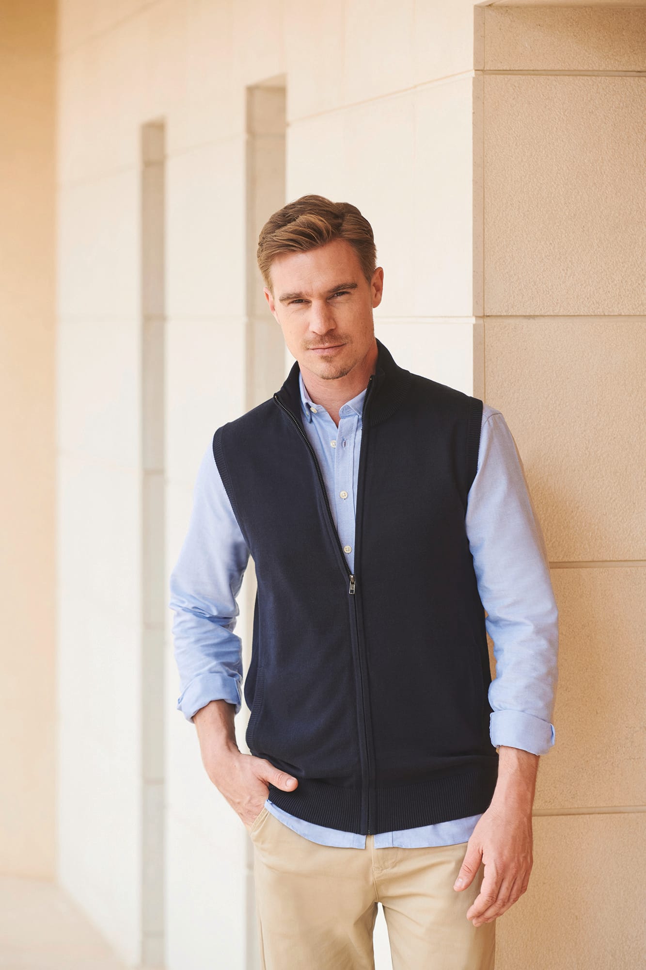 JERSEY CON CREMALLERA SIN MANGAS HOMBRE<BR/>