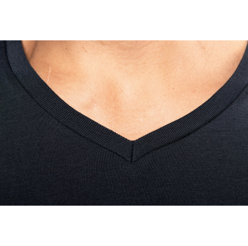 Camiseta Supima® cuello de pico manga corte hombre