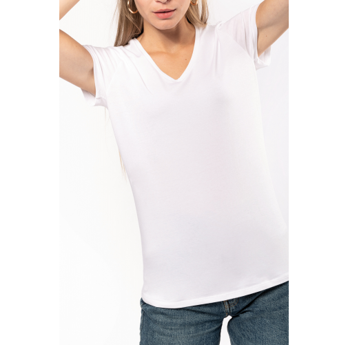 Camiseta con elastano cuello de pico mujer