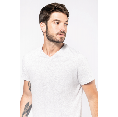 Camiseta de manga corta y cuello de pico