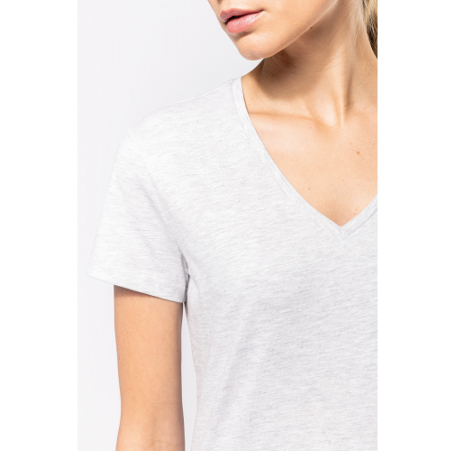Camiseta de manga cota y cuello de pico mujer