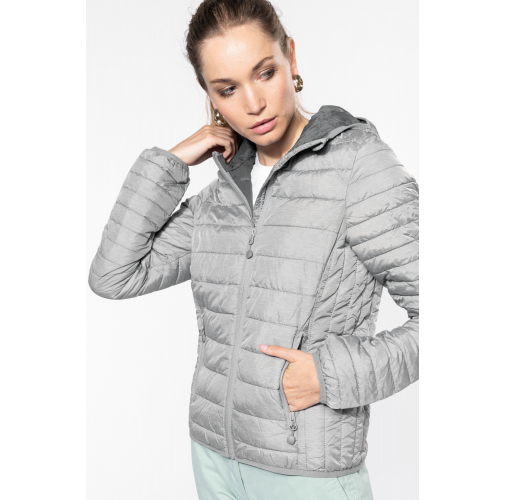 Chaqueta acolchada y ligera con capucha mujer