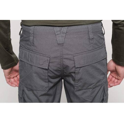 Bermuda ligera multibolsillos para hombre