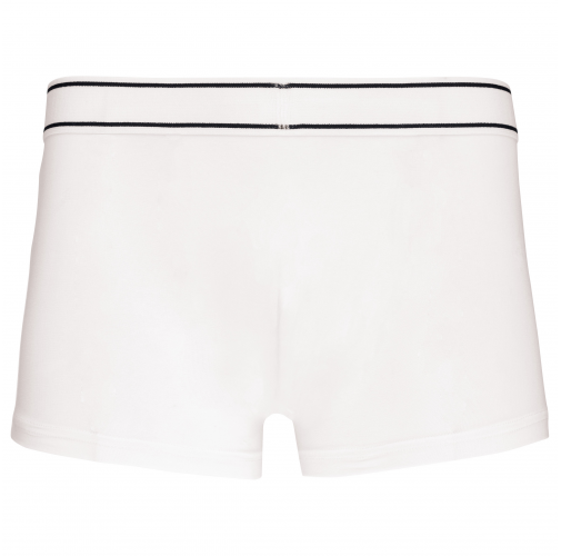 white Boxer hombre