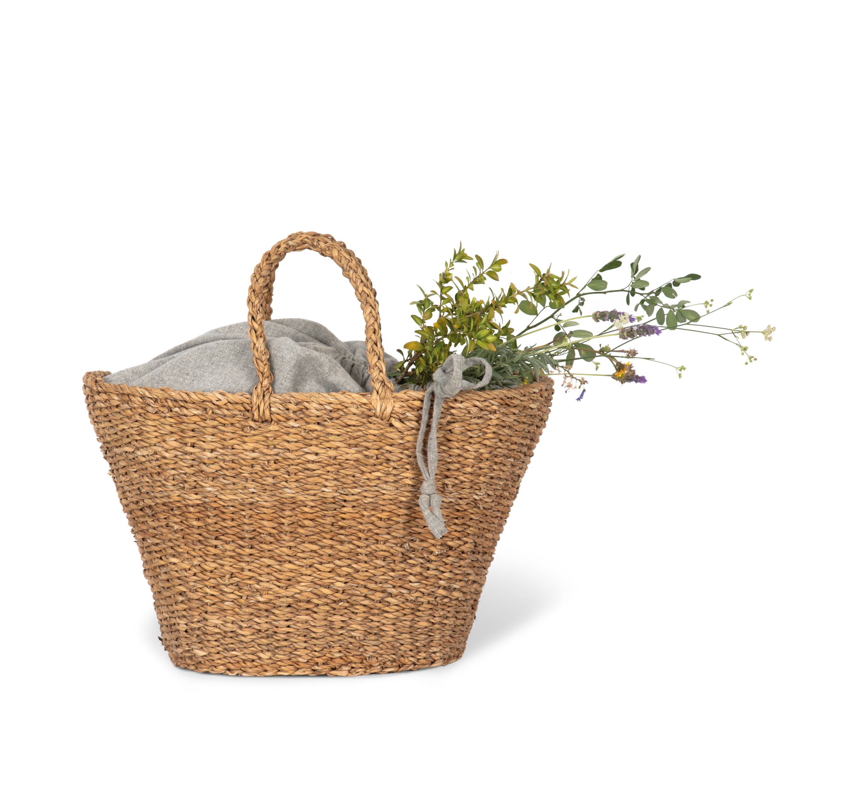 Cesta trenzada a mano