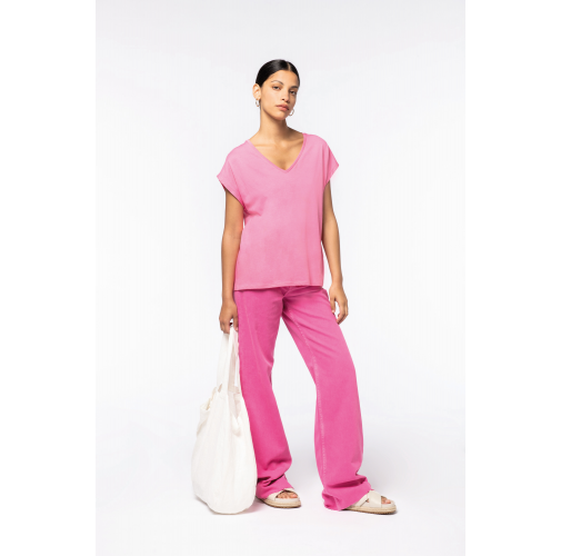 Camiseta ecorresponsable holgada con cuello de pico mujer