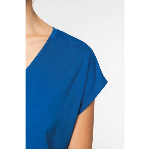 Camiseta ecorresponsable holgada con cuello de pico mujer