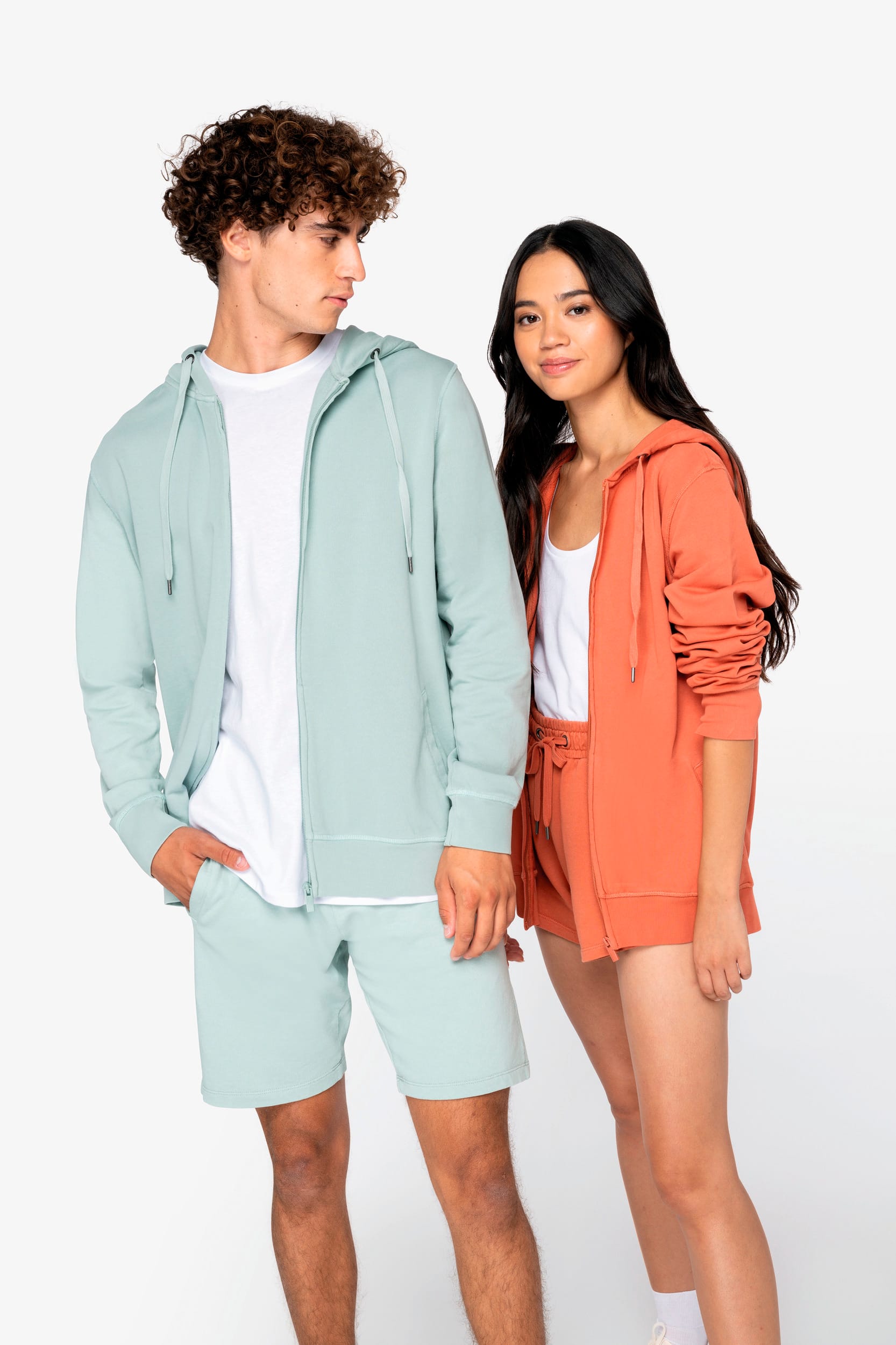 SUDADERA ECORRESPONSABLE CREMALLERA Y CAPUCHA FRENCH TERRY UNISEX