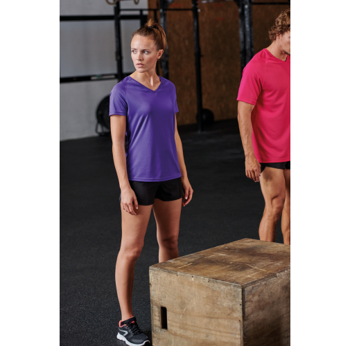 Camiseta de deporte cuello de pico hombre