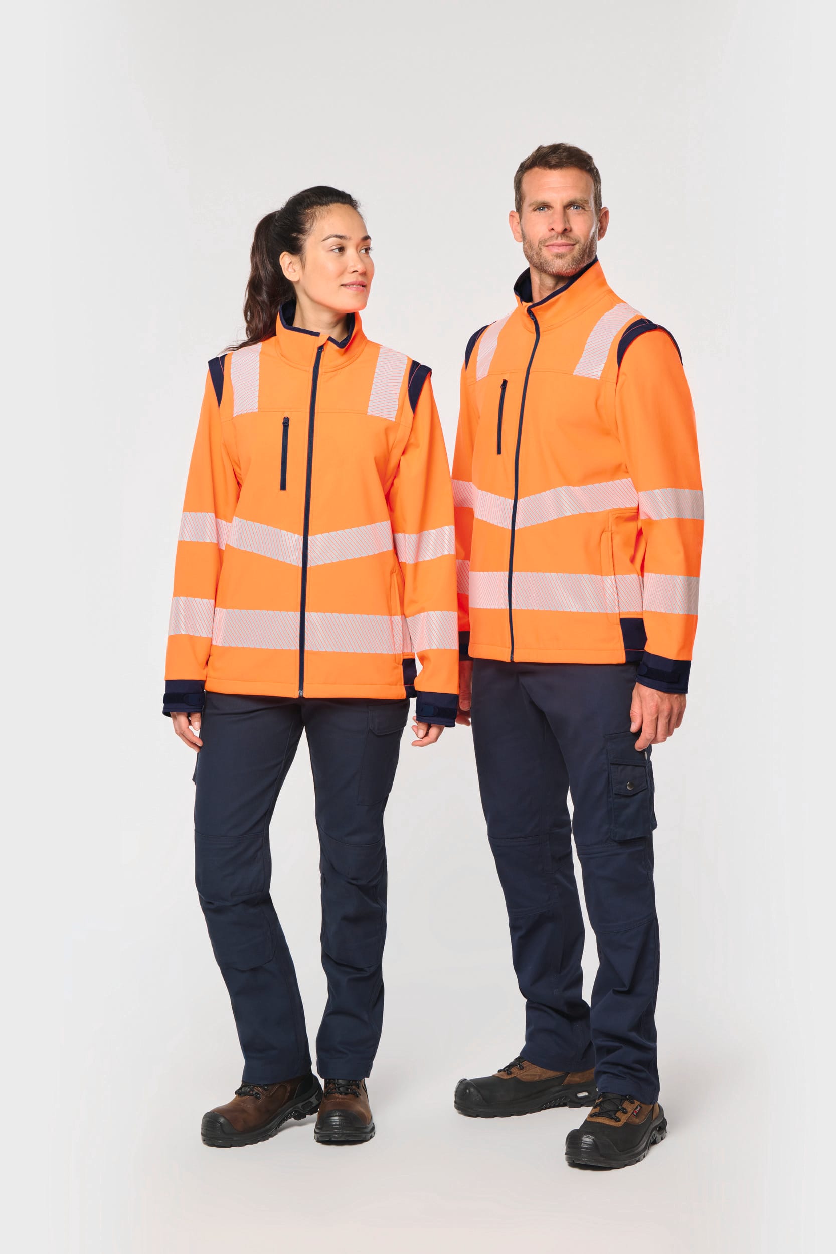 CHAQUETA SOFTSHELL DE SEGURIDAD RECICLADA CON MANGAS AMOVIBLES UNISEX
