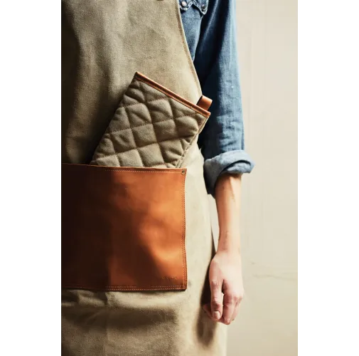 marron VINGA Delantal Asado