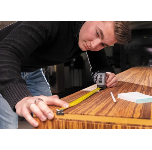 Flexómetro con mosquetón