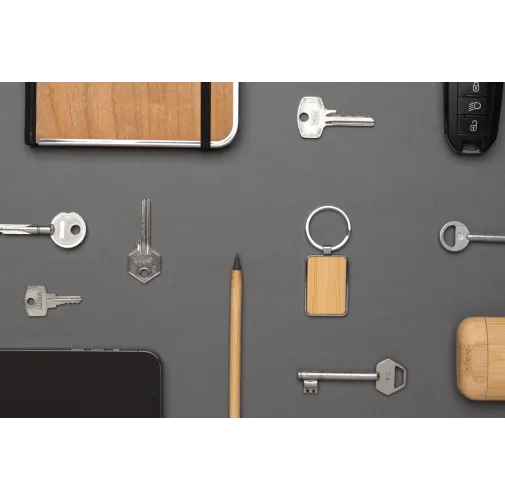 Llavero rectangular aleación de zinc reciclado RCS con bambú