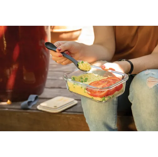 Fiambrera de vidrio con tapa de bambú