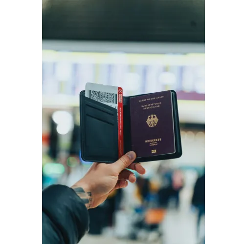 Porta pasaporte Travelfinder poliéster RCS con localización