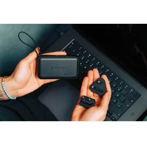 Cargador híbrido Urban Vitamin Eureka RCS reciclado 65W