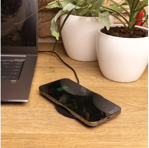 Cargador rápido inalámbrico 15W de plástico reciclado RCS