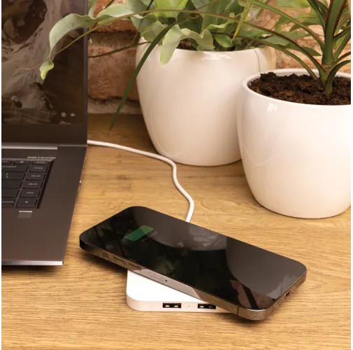 Cargador Inalámbrico 10W plástico reciclado RCS